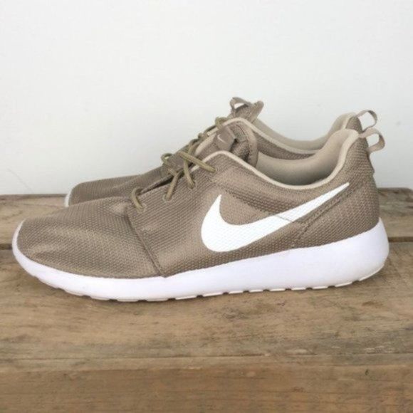 NIKE Roshe gold running sneaker women’s size 9.5 - Picture 6 of 10